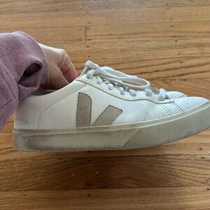Veja Campo Leather Sneakers in White & Beige Women’s Size 7